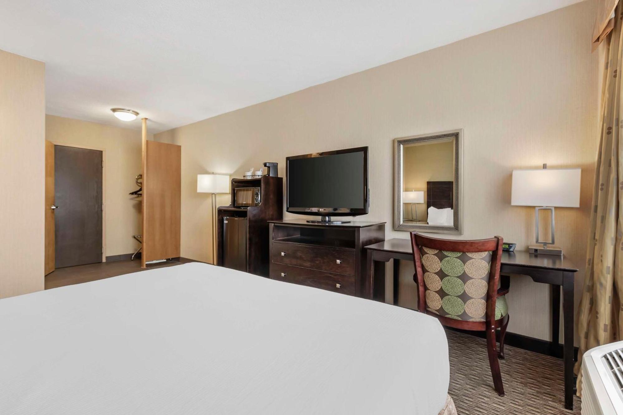 Best Western Watertown/Fort Drum Екстериор снимка