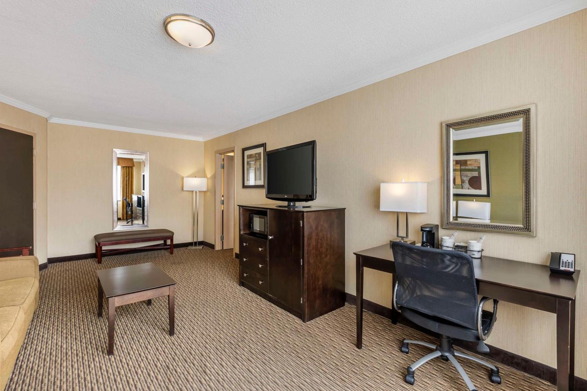Best Western Watertown/Fort Drum Екстериор снимка