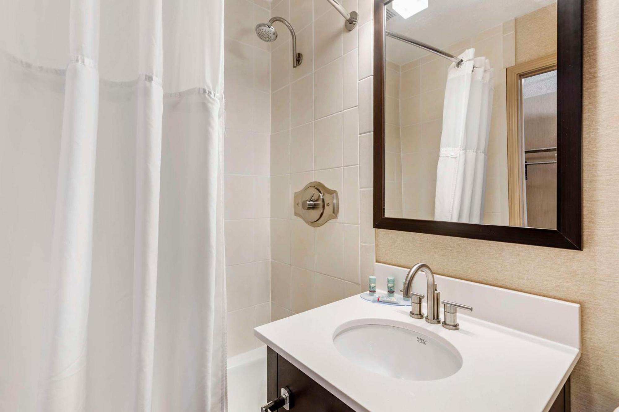 Best Western Watertown/Fort Drum Екстериор снимка