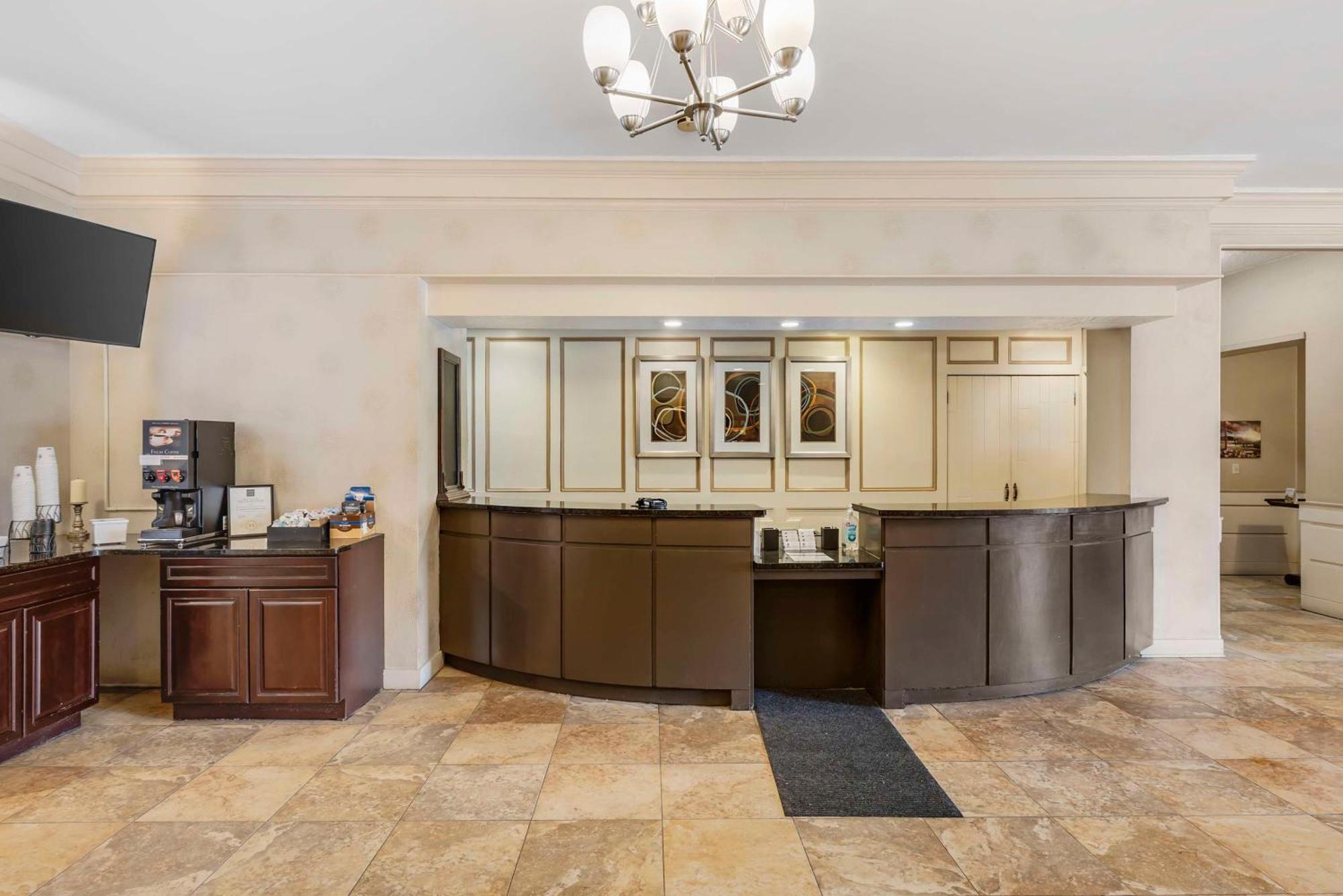 Best Western Watertown/Fort Drum Екстериор снимка