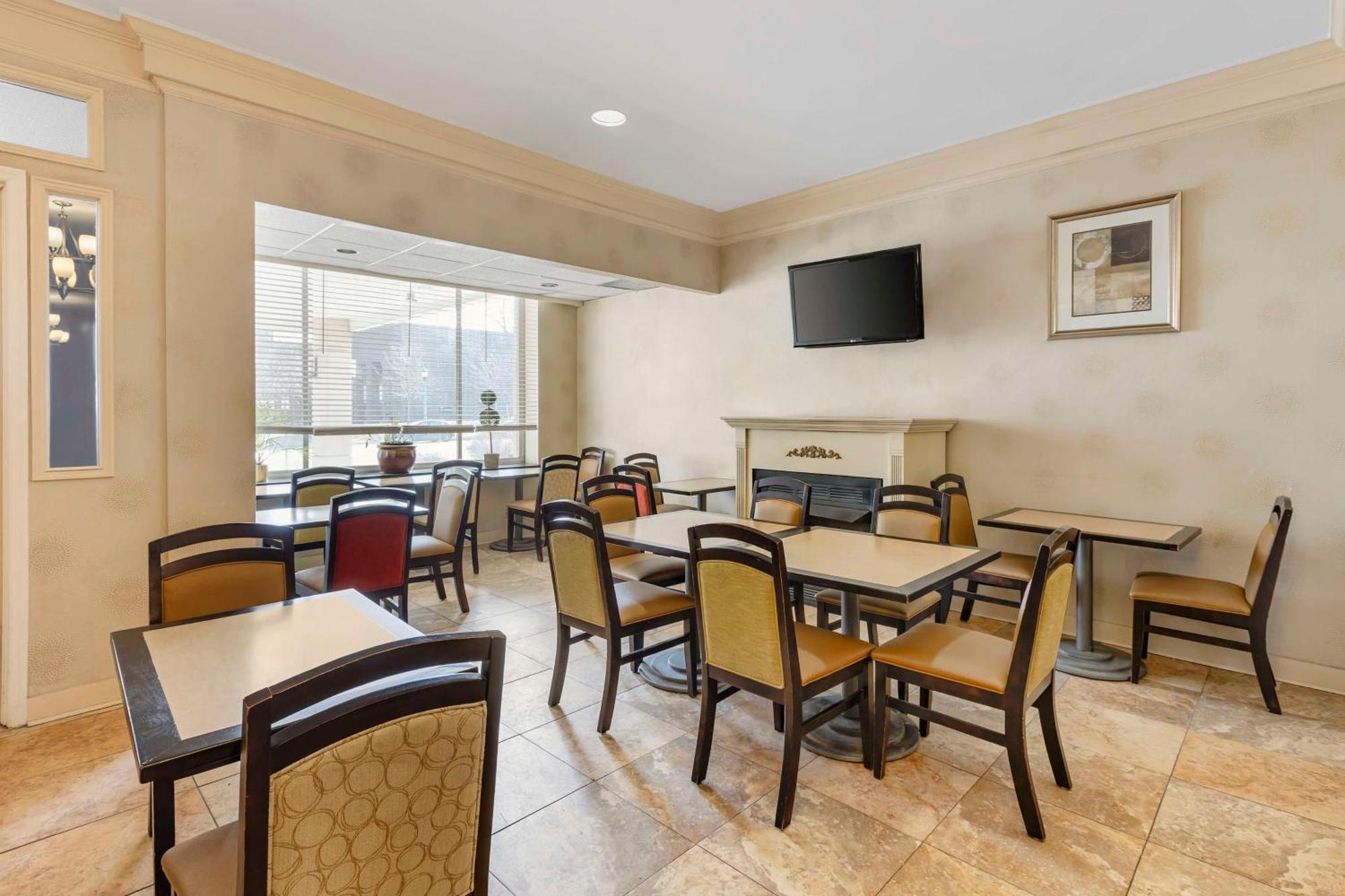 Best Western Watertown/Fort Drum Екстериор снимка