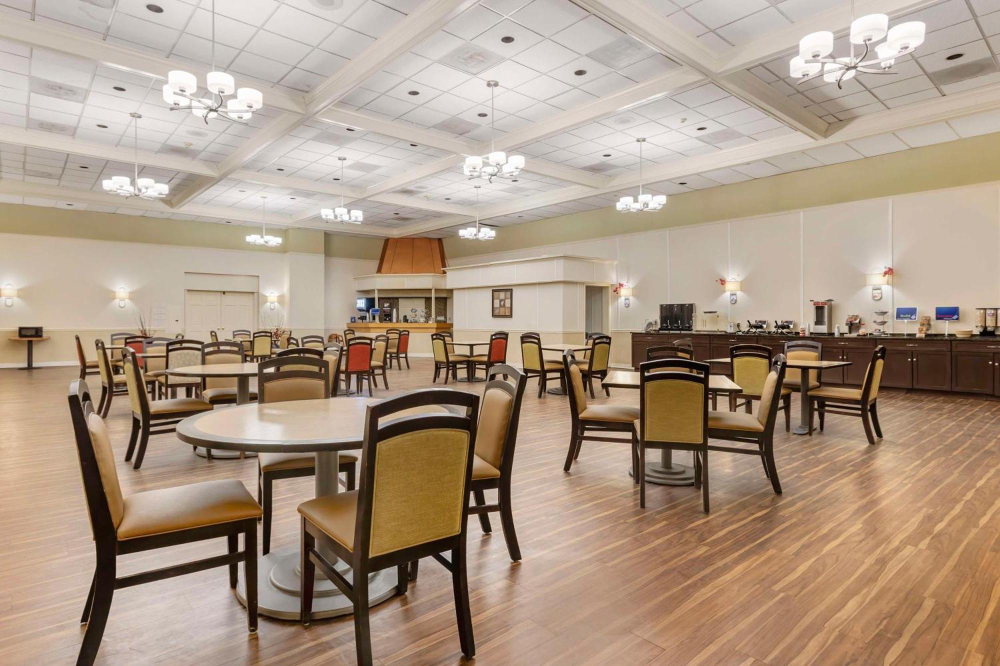 Best Western Watertown/Fort Drum Екстериор снимка