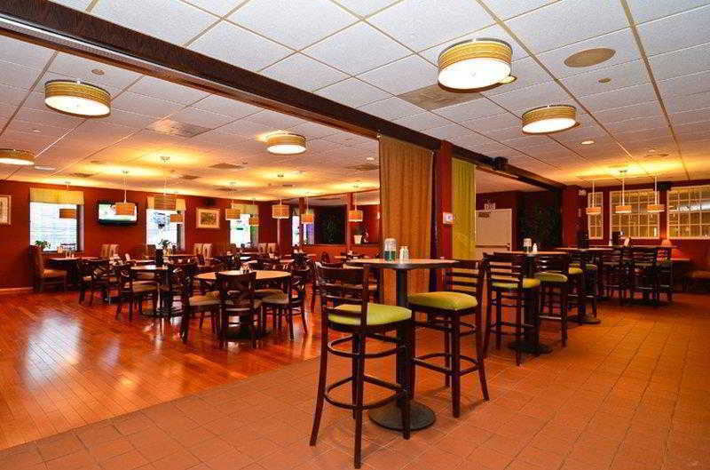 Best Western Watertown/Fort Drum Ресторант снимка