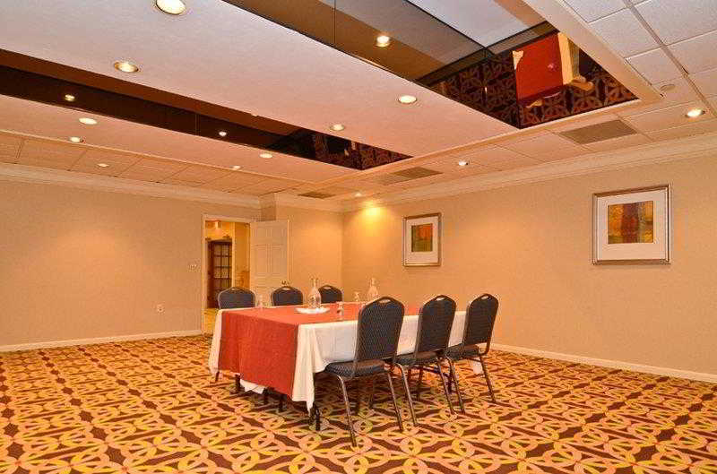 Best Western Watertown/Fort Drum Бизнес снимка