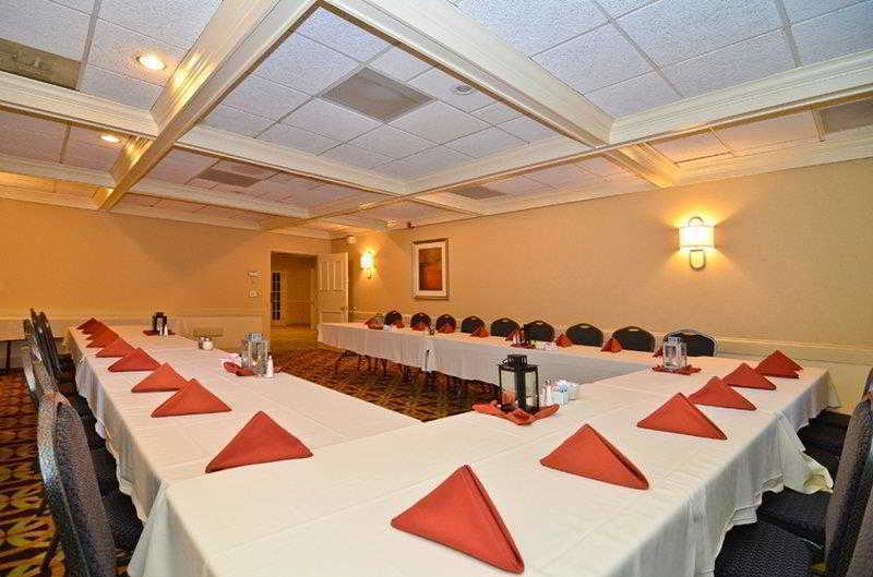 Best Western Watertown/Fort Drum Ресторант снимка